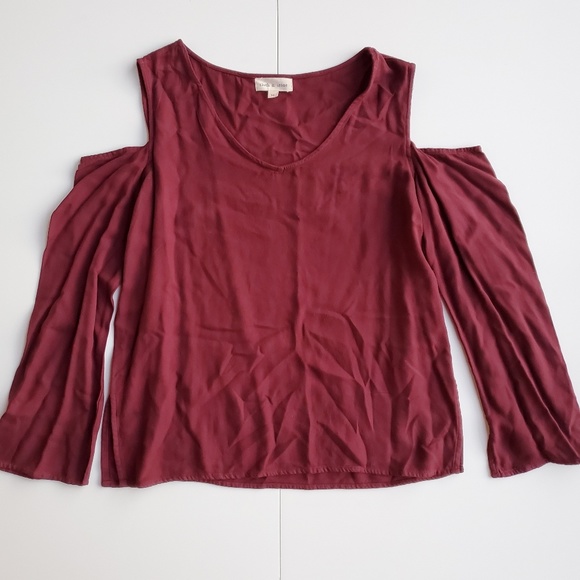 Cloth & Stone Cold Shoulder Blouse - Picture 2 of 6